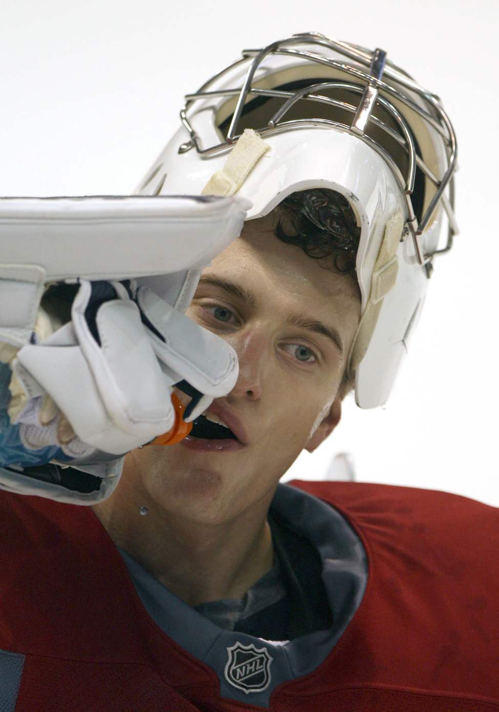 JOE BRYKSA / WINNIPEG FREE PRESS
Chris Carrozzi takes a drink of water at MTS Centre.