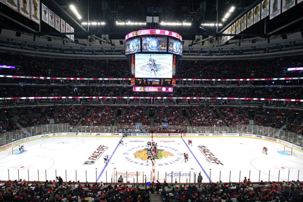 22,000 fans were at the United Center to watch the Winnipeg Jets 4-3 loss to the Chicago Blackhawks. (Joe Bryksa / Winnipeg Free Press)