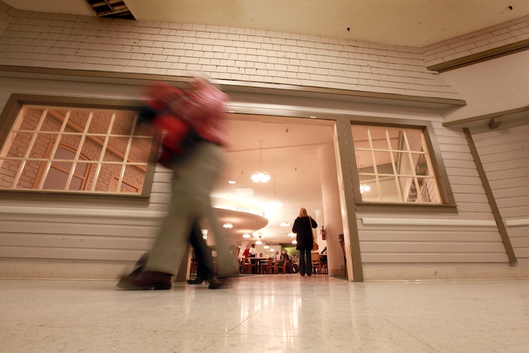 Ruth Bonneville / Winnipeg Free Press
The doors to the Paddlewheel Restaurant will shut for good Thursday.
