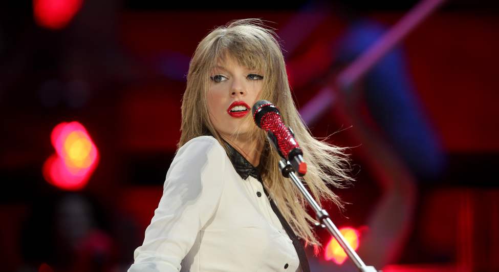 Trevor Hagan / Winnipeg Free Press
Taylor Swift performs at Investors Group Field, Saturday, June 22, 2013.