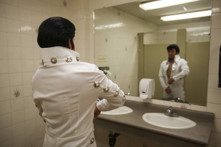 JESSICA BURTNICK / WINNIPEG FREE PRESS
Stiglmayr adjusts his jumpsuit.