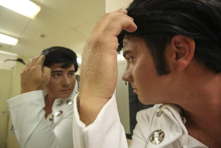 JESSICA BURTNICK / WINNIPEG FREE PRESS
Dave Stiglmayr of Teulon, Man. transforms into 'John Davis' for the first time. Formerly known as 'Little Dave,' he created John Davis because he wanted to make more of a name for himself on the Elvis scene and be taken more seriously.
