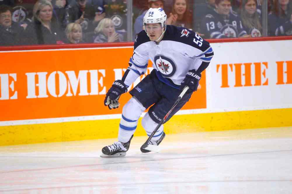 Boris Minkevich / Winnipeg Free Press
Mark Scheifele skates hard during the fastest skater competition.