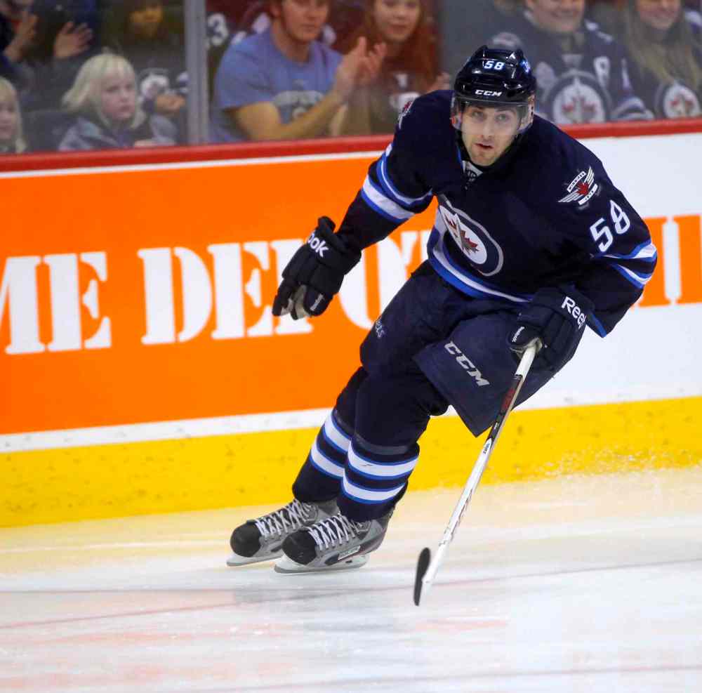 Boris Minkevich / Winnipeg Free Press
Eric O'Dell competes in the fastest skater competition.