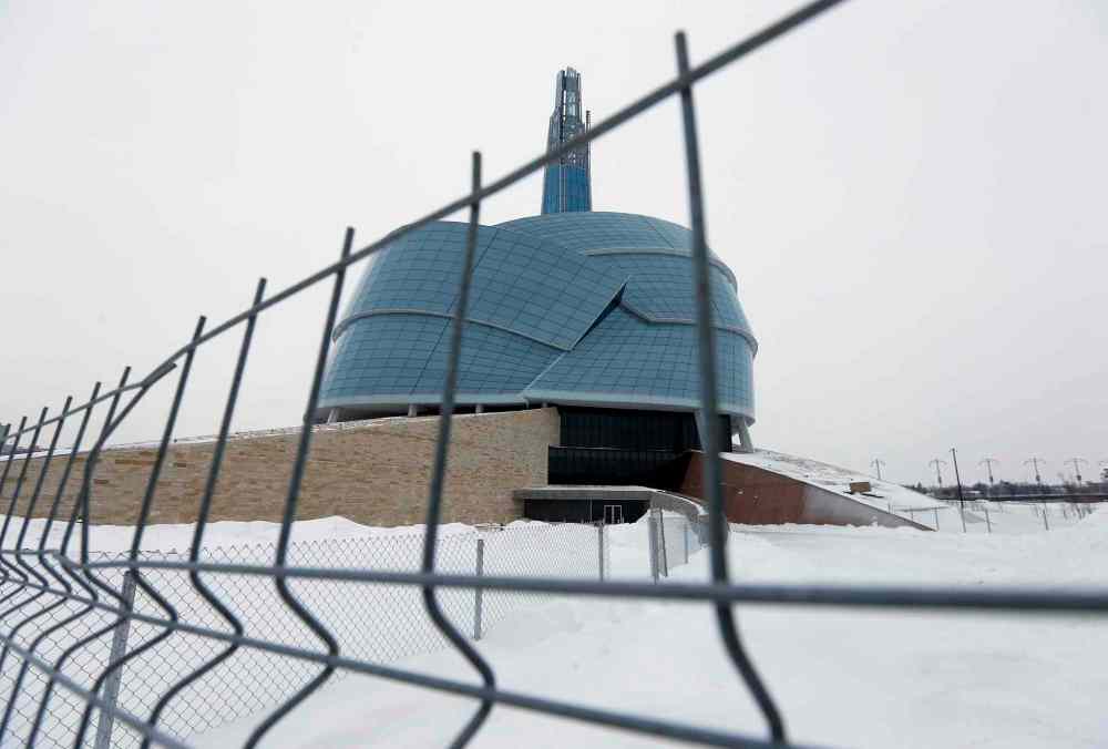 KEN GIGLIOTTI / WINNIPEG FREE PRESS
The builders are just about finished the complex structure of the Canadian Museum for Human Rights, and the work of preparing the exhibits for the public is about start.