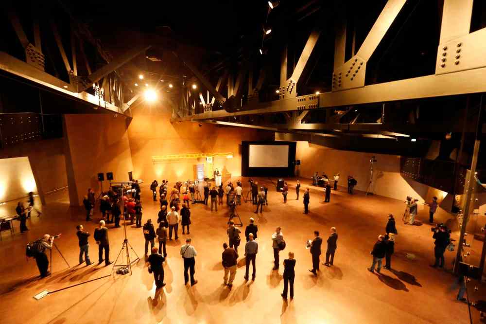 KEN GIGLIOTTI / WINNIPEG FREE PRESS
Visitors are greeted with a large, dark space in the Great Hall on the main floor.