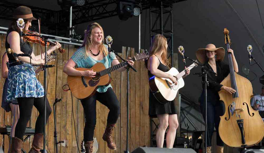 Sarah Taylor / Winnipeg Free Press
Della Mae performs Thursday night at Folk Fest.