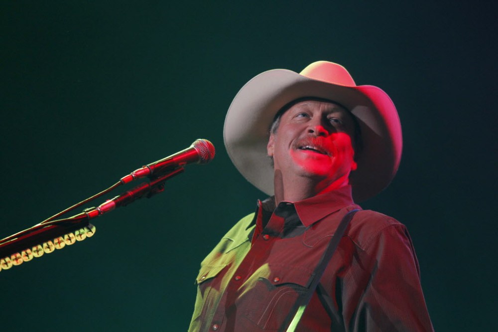 Alan Jackson at MTS Centre: September 17, 2014 – Winnipeg Free Press