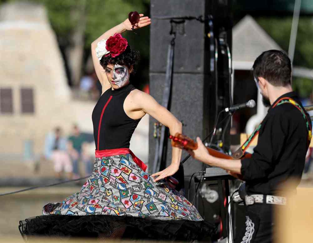 TREVOR HAGAN / WINNIPEG FREE PRESS
Mariachi Ghost performs on the Port Stage during Canada Day and Canada 150 celebrations at The Forks.