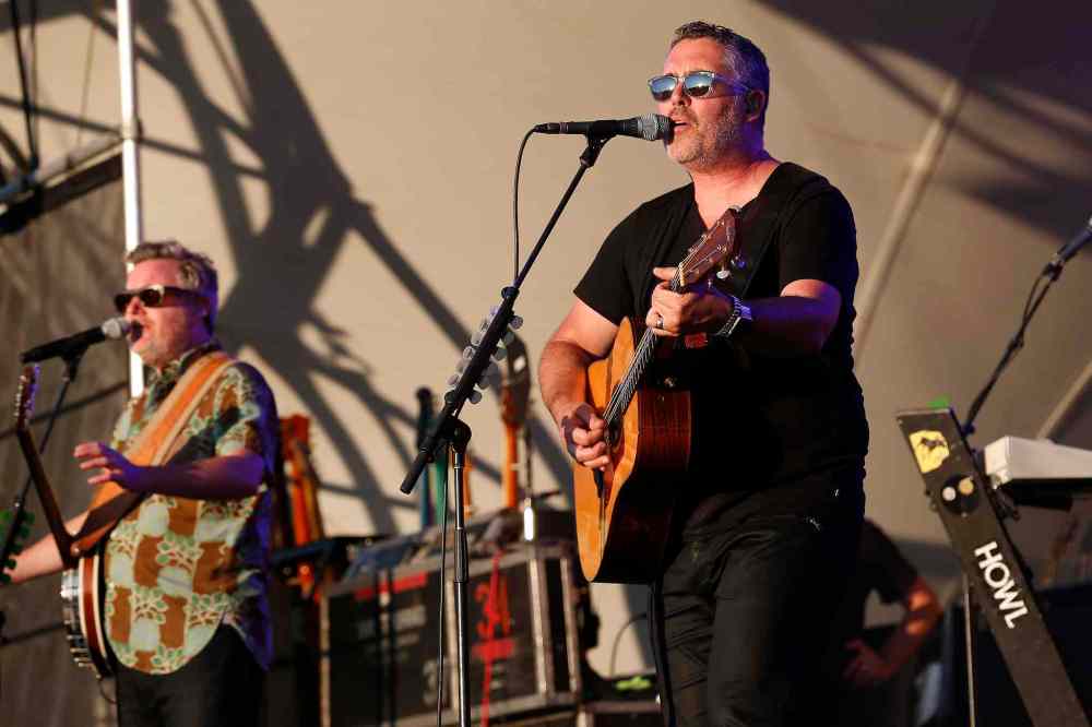 JOHN WOODS / WINNIPEG FREE PRESS
Barenaked Ladies play on the final day of the Folk Fest Sunday.