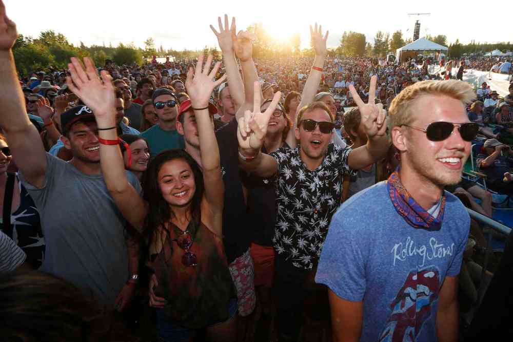JOHN WOODS / WINNIPEG FREE PRESS
Excited fans wait for the Barenaked Ladies to play on the final day of the Folk Fest Sunday.