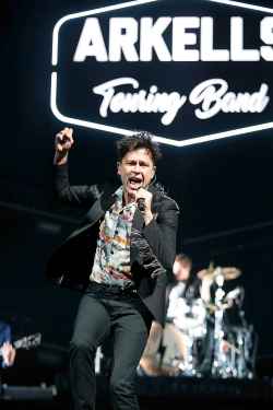 JOHN WOODS / WINNIPEG FREE PRESS
The Arkells perform at Bell MTS Place in Winnipeg, Monday.