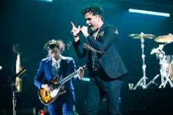 JOHN WOODS / WINNIPEG FREE PRESS
The Arkells perform at Bell MTS Place in Winnipeg, Monday.