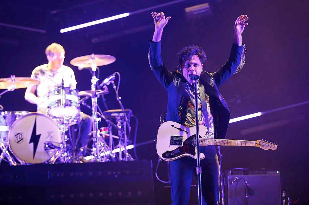 JOHN WOODS / WINNIPEG FREE PRESS
The Arkells perform at Bell MTS Place in Winnipeg, Monday.