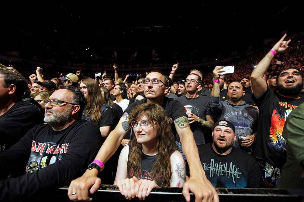 PHIL HOSSACK / WINNIPEG FREE PRESS
Fans wait for Iron Maiden to take the stage at Bell/MTS Place Wednesday.