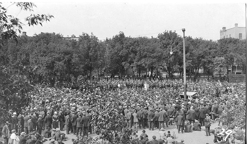 L. B. Foote / Winnipeg Free Press Archives
1919 Strike
Crowd gathers at Victoria Park