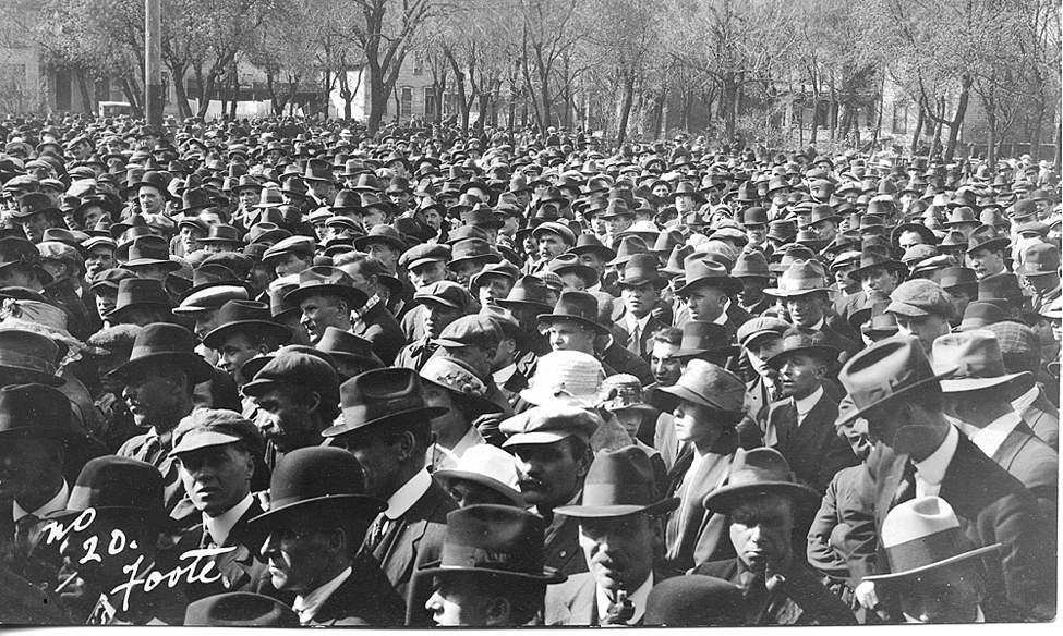 L. B. Foote / Winnipeg Free Press Archives
1919 Strike
Crowd gathers at Victoria Park