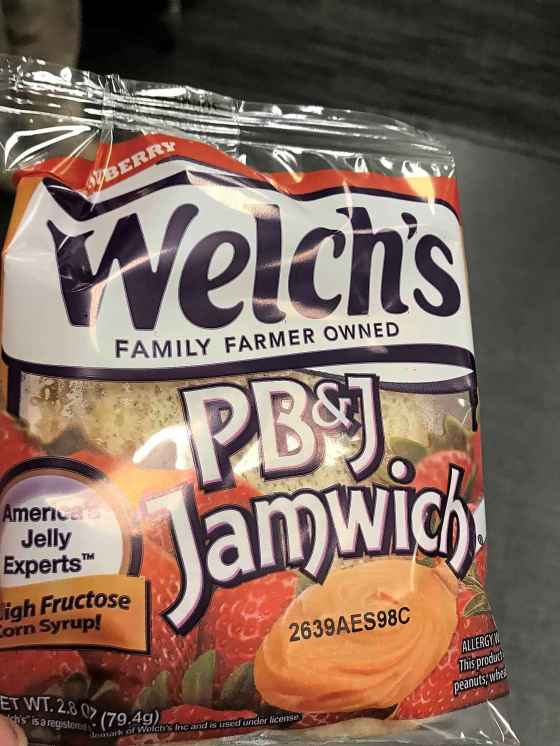 The ultimate comfort food is served up in the press box at the home of the Los Angeles Kings. (Mike McIntyre / Winnipeg Free Press)