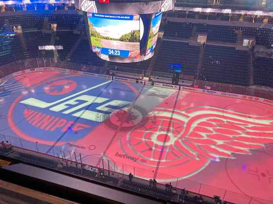 While there are bigger, fancier and certainly much more lavish and expensive buildings around North America, none of them offers the personal comforts of Canada Life Centre. (Mike McIntyre / Winnipeg Free Press)