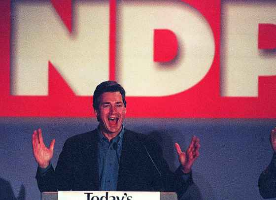 NDP Manitoba leader Gary Doer enjoyed taking many shots at premier Gary Filmon and the provincial government during his speech. (Joe Bryksa / Winnipeg Free Press files)