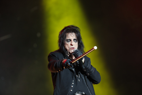 Alice Cooper is bringing his latest tour to Winnipeg. (Eduardo Verdugo / Associated Press files)