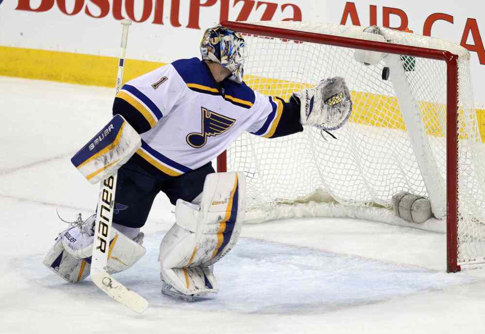 Phil Hossack / Winnipeg Free Press
St Louis Blues netminder Brian Elliot let in only one goal during Thursday's game. The Blues defeated the Jets 2-1 in a shootout.