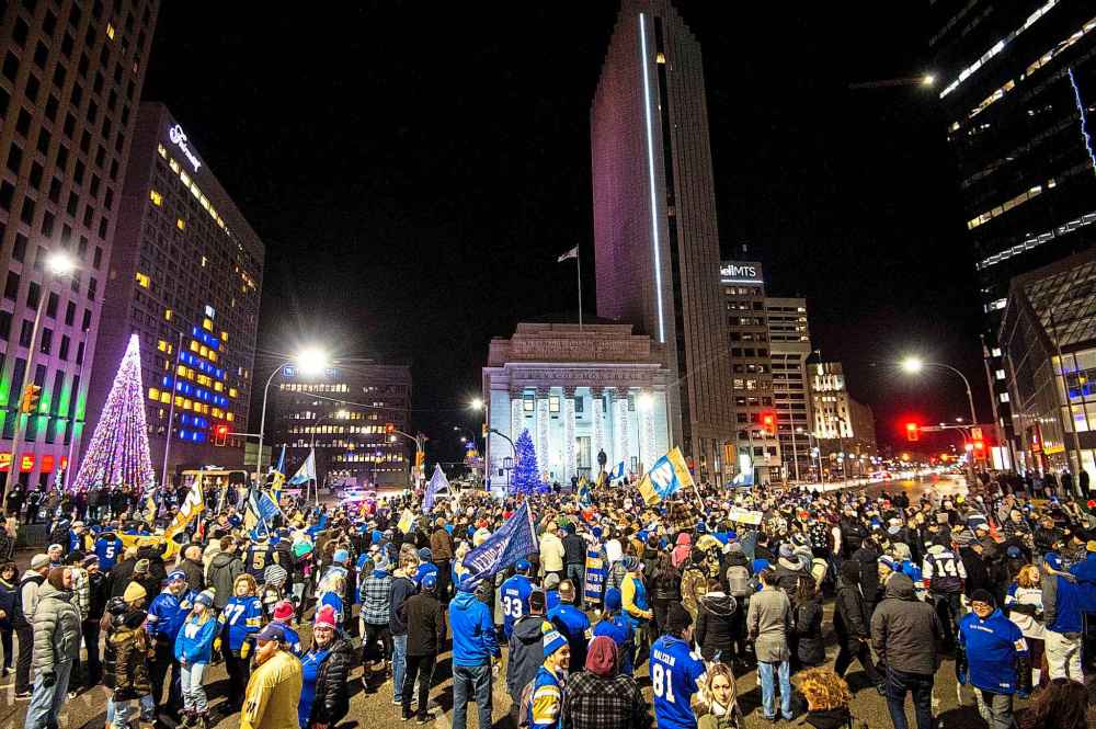 Portage and Main was the place for Bomber fans to celebrate. (Mike Sudoma / Winnipeg Free Press)