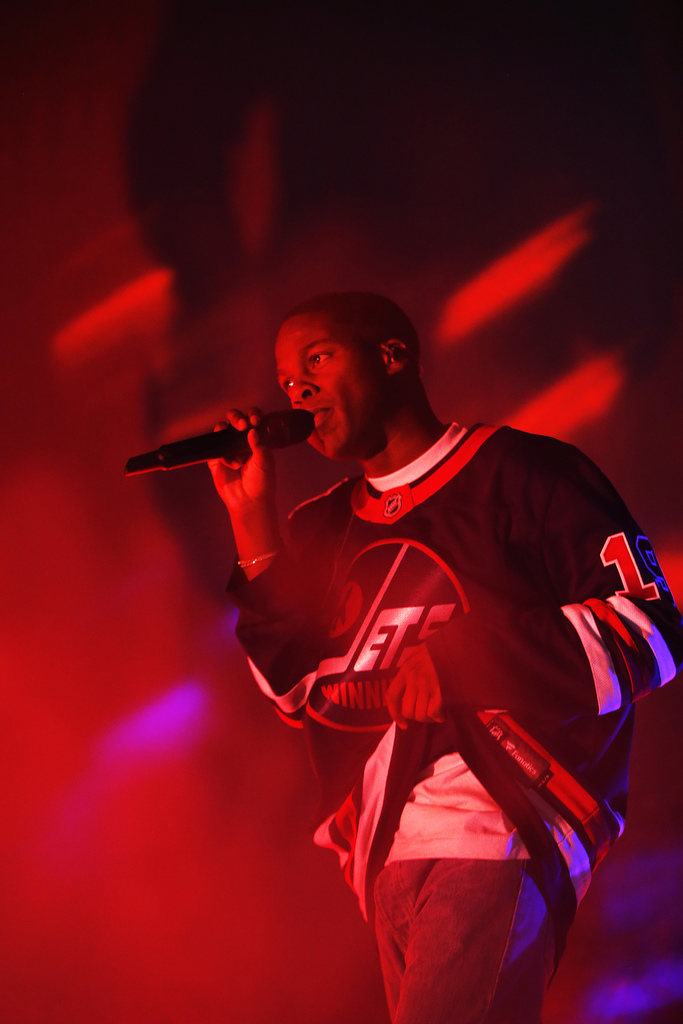 JOHN WOODS / WINNIPEG FREE PRESS
Daniel Caesar performs at Bell MTS Place in Winnipeg, Wednesday.
