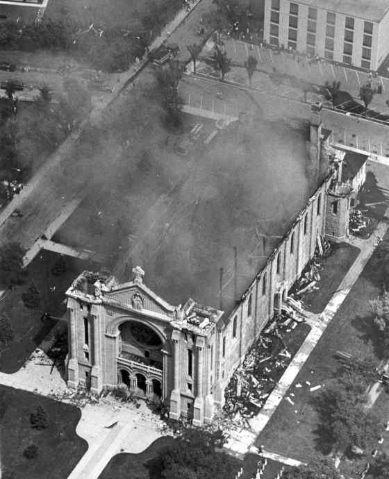 An aerial view of the St. Boniface Cathedral fire on July 22, 1968. (Winnipeg Free Press Archives)