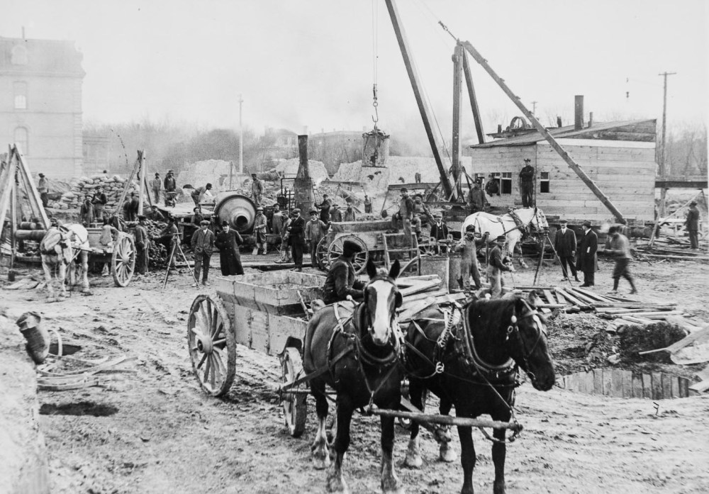 Excavation of Manitoba Legislative Building in 1913 (Archives of Manitoba).