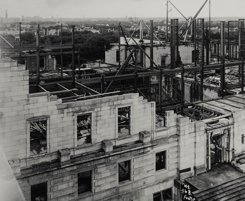 Construction in June 1916 (Archives of Manitoba).