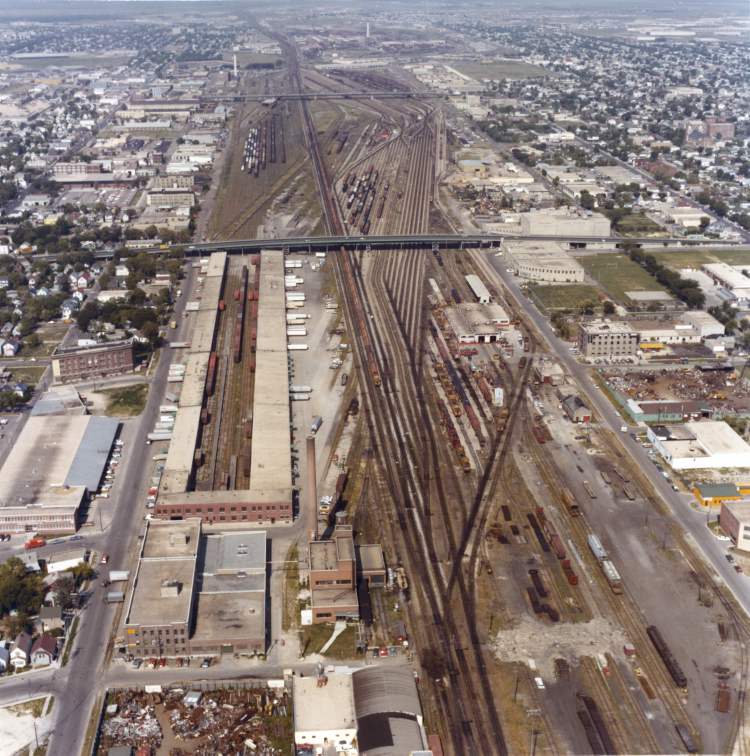 An aerial photo from 1981 looking west over the CP Rail Yard with the Slaw Rebchuk Bridge in the foreground. (Winnipeg Free Press files)