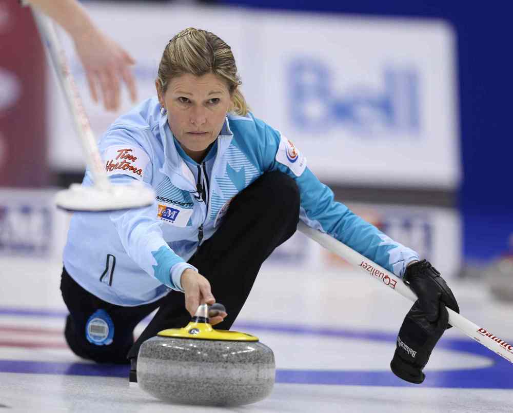 Jason Halstead / Winnipeg Free Press
Skip Sherry Middaugh delivers a stone.