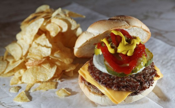 Tribune Media TNSDouble cheeseburger and potato chips (John J. Kim / Chicago Tribune / TNS files)