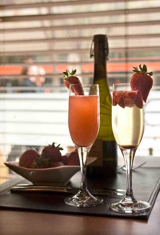 CNS Calgary HeraldWho doesn’t love a nice late-morning/early afternoon mimosa on the weekend? (Ted Jacob / Calgary Herald)