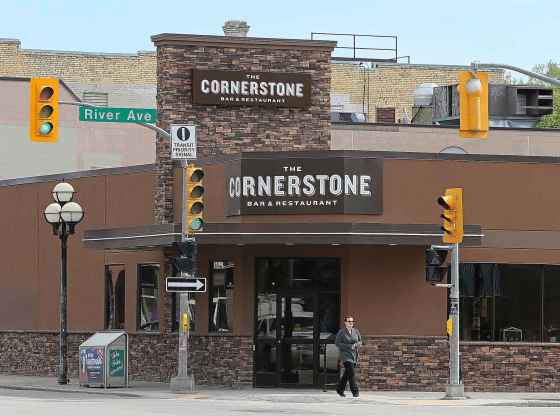 The Cornerstone Bar and Restaurant at the corner of Osborne Street and River Avenue was a casualty of the COVID-19 pandemic. (Jason Halstead / Winnipeg Free Press files)