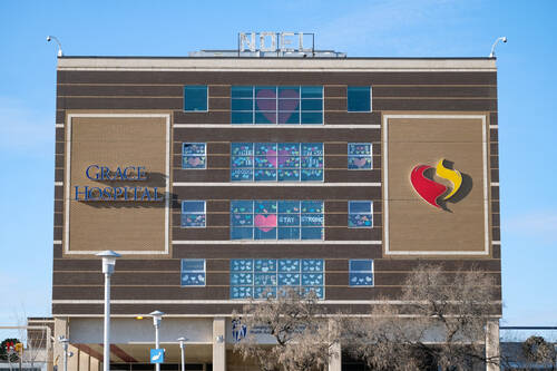 Daniel Crump / Winnipeg Free Press FilesA high rate of nurse vacancies in the emergency department at Grace Hospital has meant nurses from other departments have to be reassigned, even though they are not specifically trained to work in emergency.