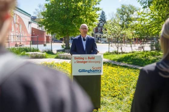 MIKE DEAL / WINNIPEG FREE PRESSMayoral candidate Scott Gillingham makes a campaign announcement near the Magnus Eliason Recreation Centre Wednesday.