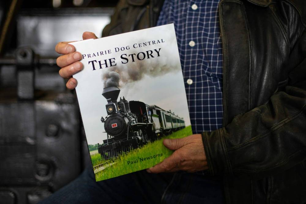 Newsome, who in his book recounted Pierre Elliott Trudeau’s adventure climbing over the coal to enter the engine, says such wouldn’t be permitted today. (Daniel Crump / Winnipeg Free Press)