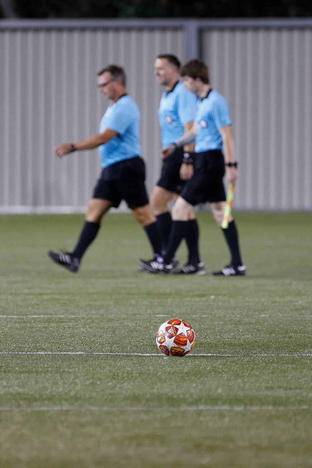 JOHN WOODS / WINNIPEG FREE PRESS files
A shortage of soccer referees in the province has lead to the creation of Referee Task Force.