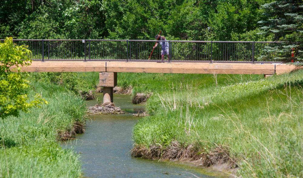 Bunn’s Creek Parkway in North Kildonan is another of the city’s fine set of nature trails. (Mike Deal / Winnipeg Free Press files)