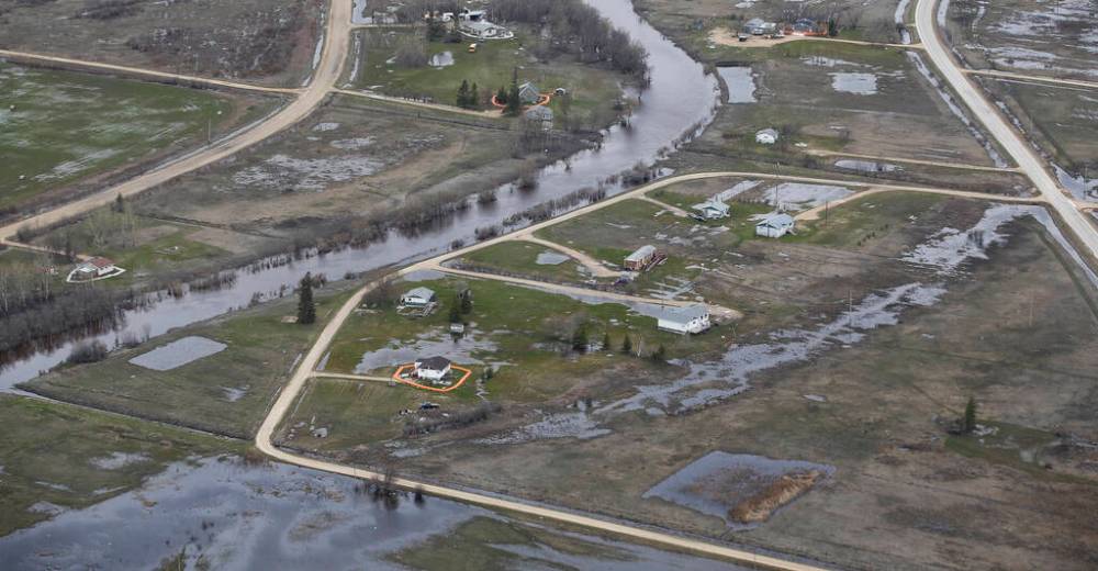 JOHN WOODS / THE CANADIAN PRESS FILES
Clean-up is underway, but the urgent issue is repairing the road network, which was “devastated,” Peguis First Nation Chief Glenn Hudson said, making it impossible for garbage trucks, septic vehicles and school buses to travel everywhere.