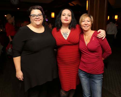 From left: Volunteer Teri Stevens, Christine Bibeau (Nine Circles) and volunteer Dale Schenk. (Jason Halstead / Winnipeg Free Press)
