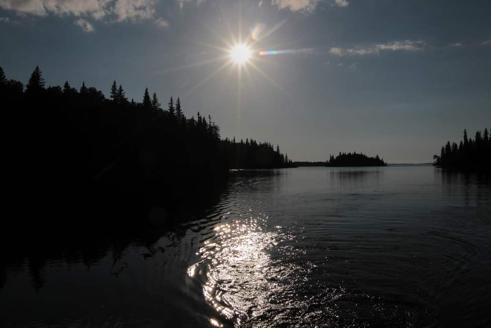 JOE.BRYKSA@FREEPRESS.MB.CA
Island Lake is beautiful, but half the families living there struggle without running water.