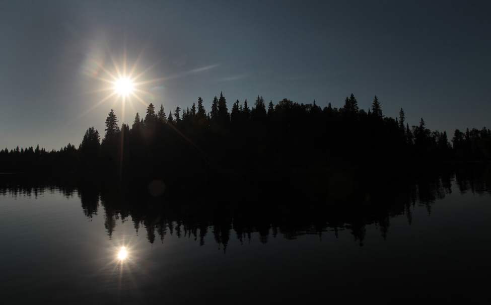 JOE.BRYKSA@FREEPRESS.MB.CA
Island Lake is a popular destination for sport fisherman, but life is rough for local residents without tap water.