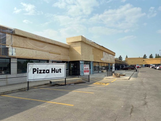 The strip mall is getting a facelift, but the Pizza Hut at the corner of Portage Avenue and Cavalier Drive still remains. Not pictured: pizza crusts. (Ben Sigurdson / Winnipeg Free Press)