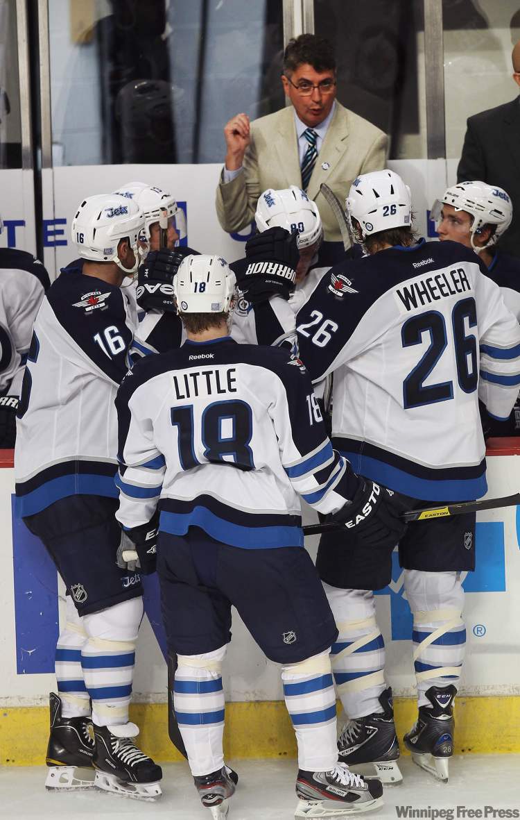 Winnipeg Jets head coach Claude Noel talks to his players in the third period. (Joe Bryksa / Winnipeg Free Press)