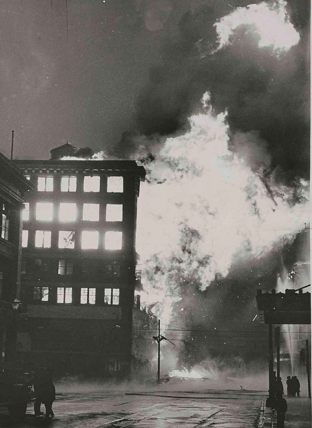 WINNIPEG FREE PRESS FILES
The Time Building at 6:20 a.m. on June 8, 1954.