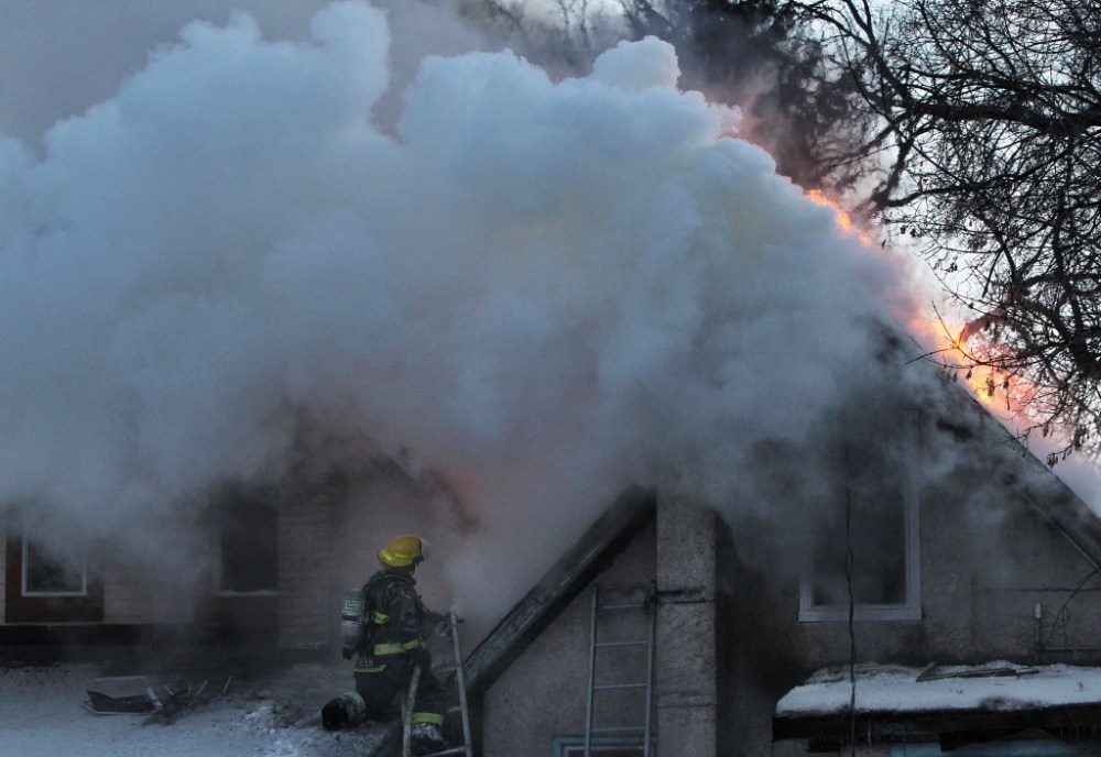 Crews fight Elgin Avenue house fires – Winnipeg Free Press