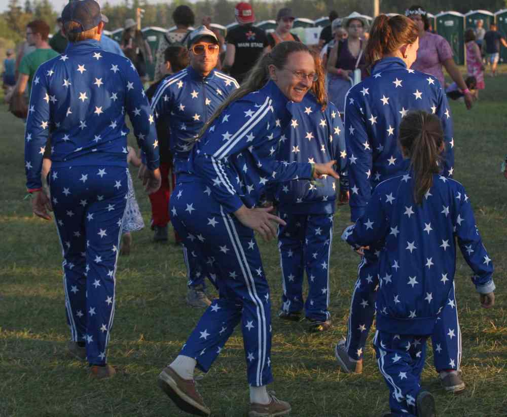 Joe Bryksa / Winnipeg Free Press
This family will not lose each other at the Winnipeg Folk Festival.